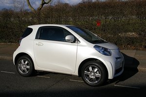 Toyota iQ 1.0